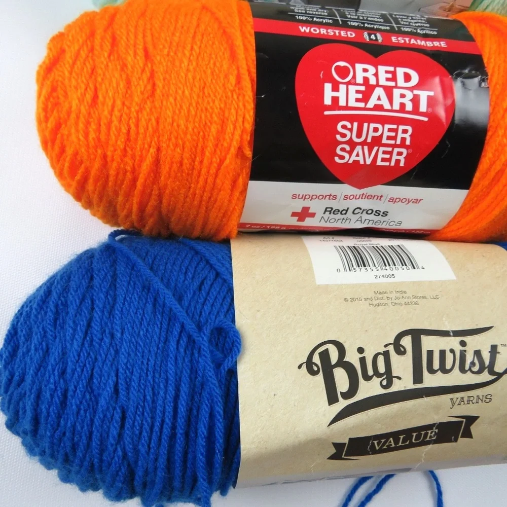Lot of 4 yarn skeins Red Heart Super Saver & Big Twist Value, mixed colors - Picture 3 of 3